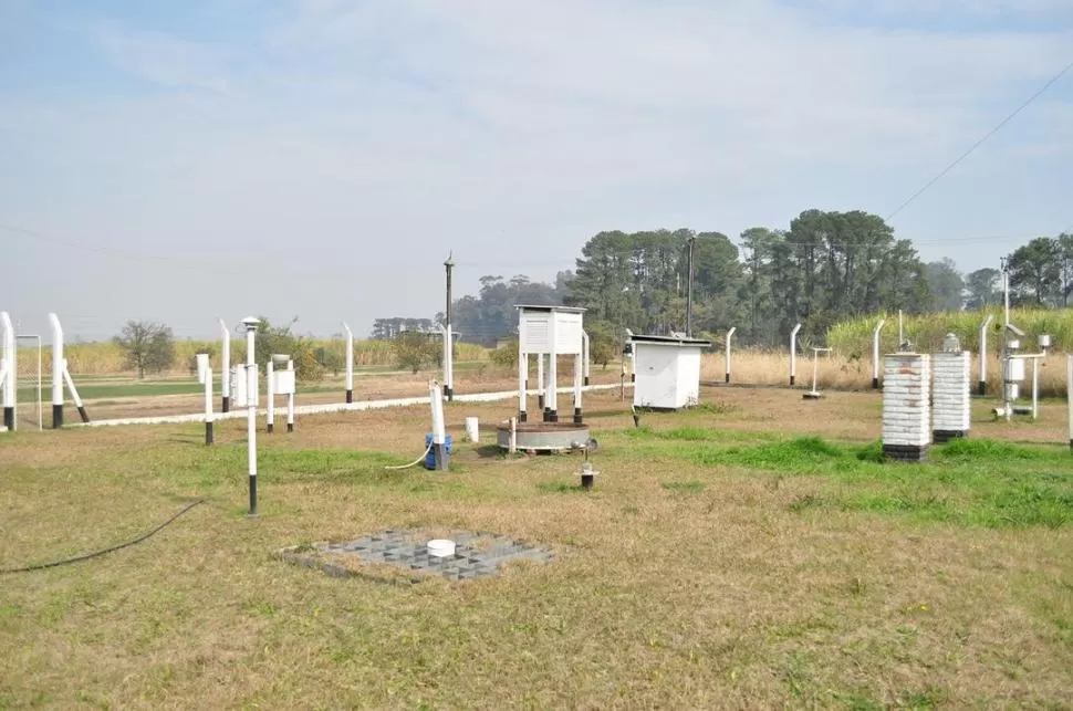 EN LA EEAOC. La imagen muestra las instalaciones de la Estación Agrometeorológica Central, en Las Talitas.  