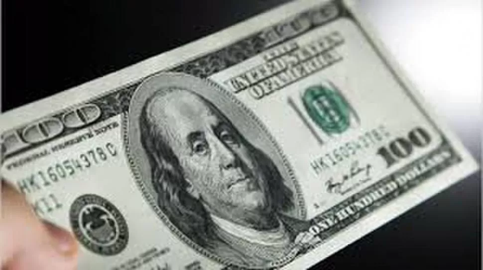  En la semana, el dólar acumuló una baja de 1,26%, en un contexto de mayor oferta de divisas y más demanda de pesos de parte del mercado.