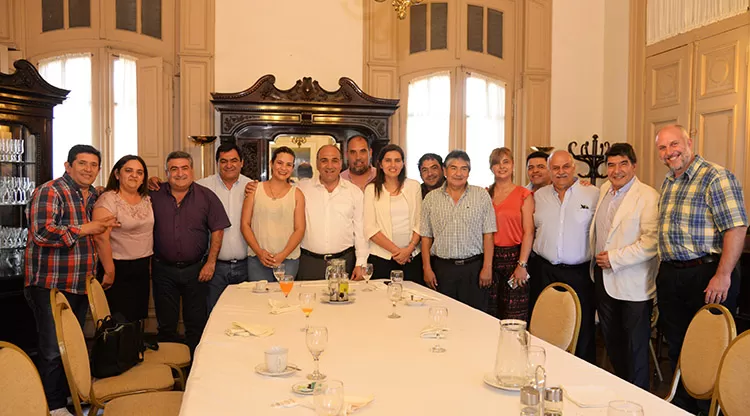 Manzur y Jaldo se meten de lleno en la interna oficialista de dos municipios