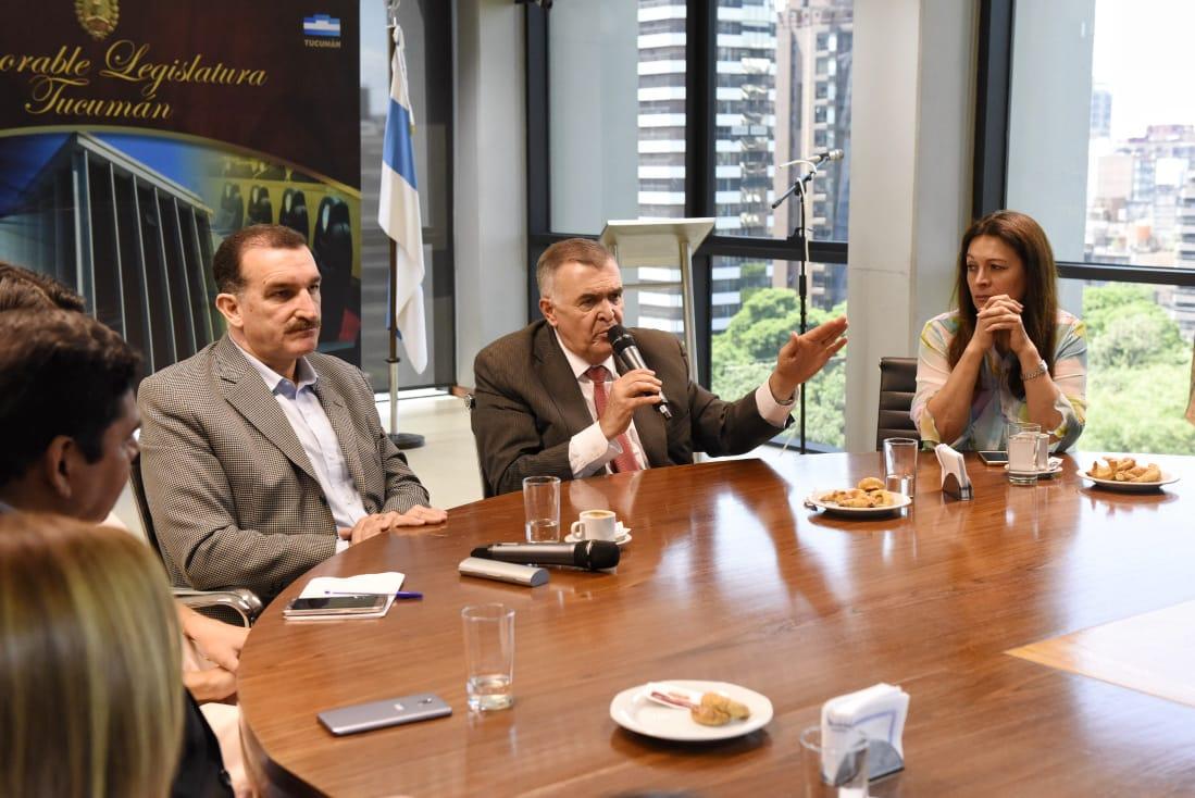 Manzur y Jaldo se meten de lleno en la interna oficialista de dos municipios