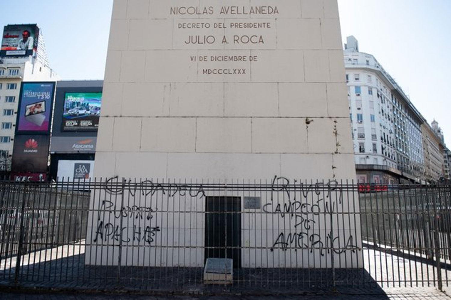 Costará millones reparar los destrozos en la zona del Obelisco tras los festejos de River