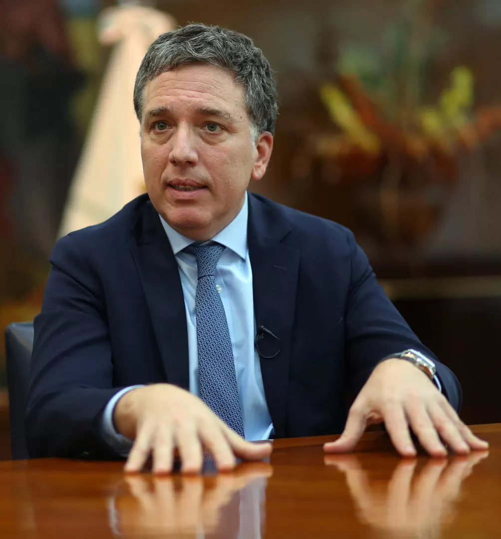 CONFIADO. Ante la prensa, Nicolás Dujovne pronosticó una temporada de turismo interno “muy buena”. REUTERS