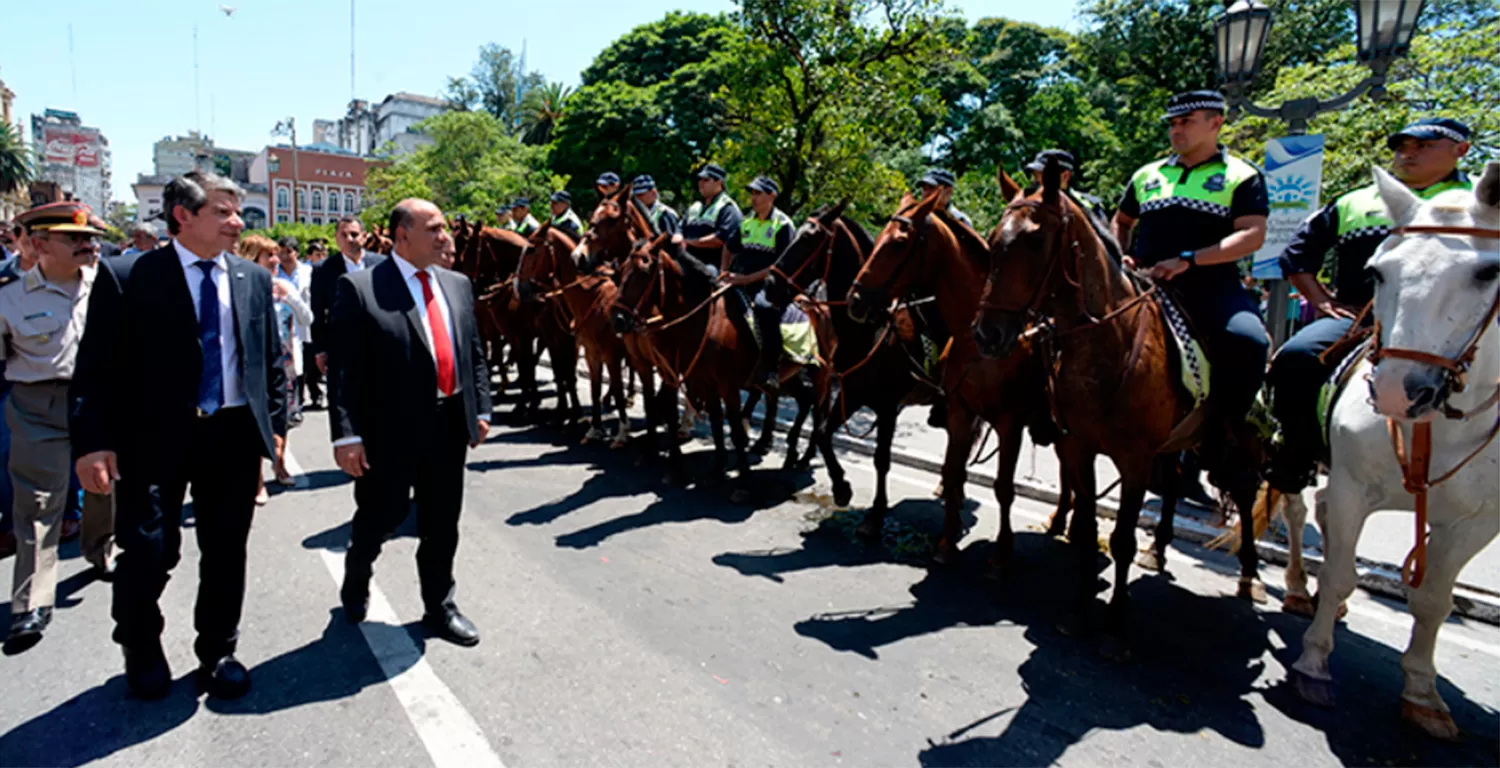 En medio de las diferencias, Manzur suspende una actividad con un enviado de Bullrich