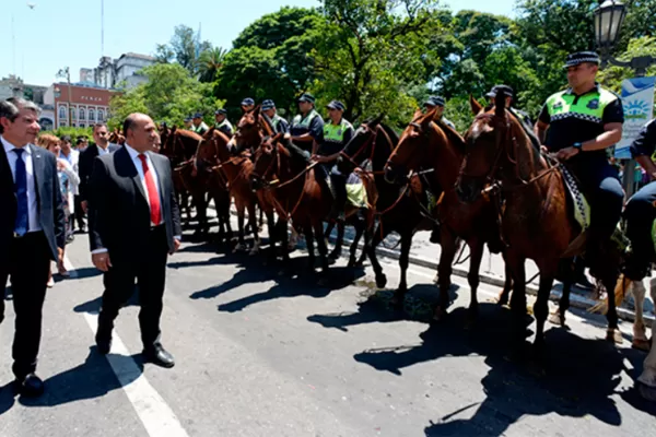 En medio de las diferencias, Manzur suspende una actividad con un enviado de Bullrich