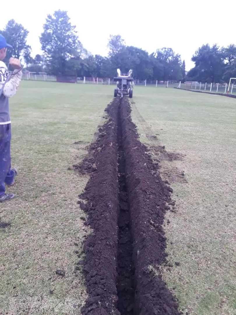 EN EL COMPLEJO. Las canchas tendrán un nuevo sistema de riego. prensa casm