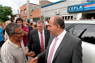 Manzur habilitó un centro para adictos y prometió terminar el de La Costanera