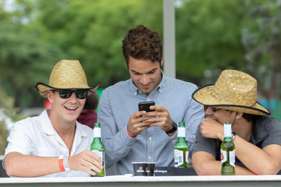 VIDA SOCIAL. Palermo no es sólo un lugar para ver el mejor polo del mundo, sino también para disfrutar entre amigos.