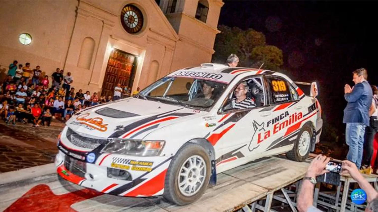 DE ESTRENO. Nicolás Petrich usó su Mitsubishi Lancer por primera vez pero no pudo terminar la carrera.