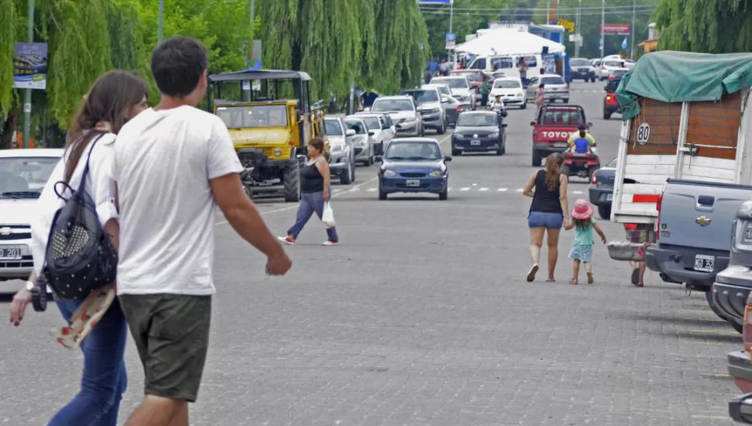 PASEO Y DESCANSO. La villa veraniega presentará hoy su agenda de actividades para este verano.