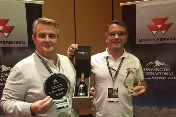 TecnoAgro recibió tres premios de la fábrica Massey Ferguson