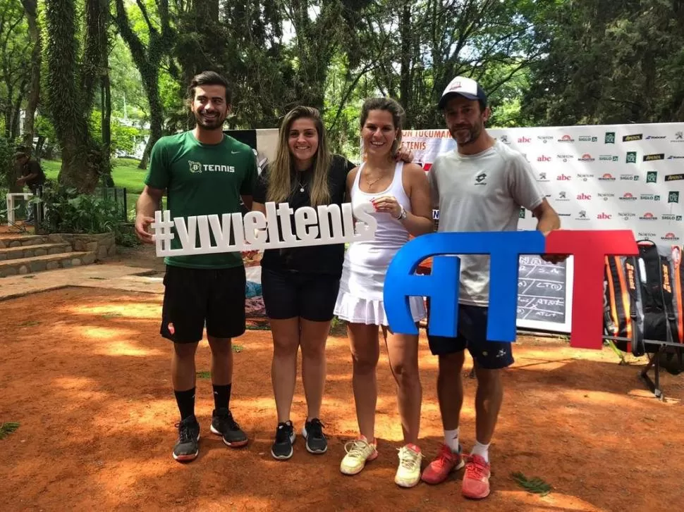 TUCUMÁN RUGBY. Tomás Ojeda, Antonella Brunotto, “Jose” Acker y Gabriel Bazán. gentileza asociacion tucumana de tenis 