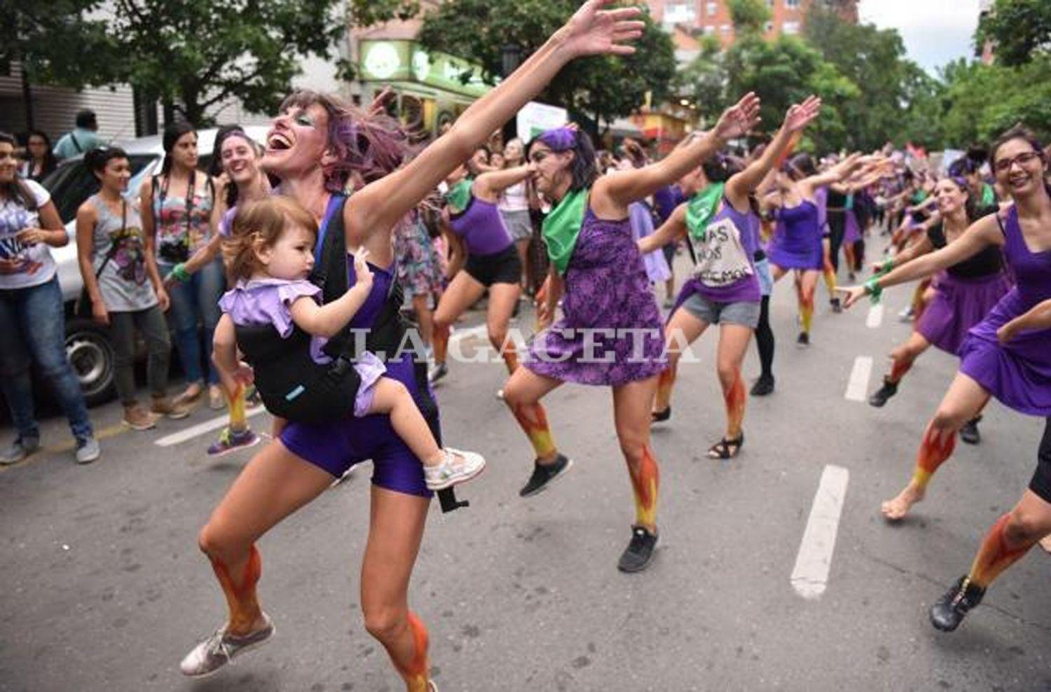 PAÑUELO VIOLETA. Para identificar al movimiento 