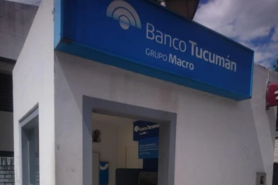 Un cajero no tiene puerta hace dos meses