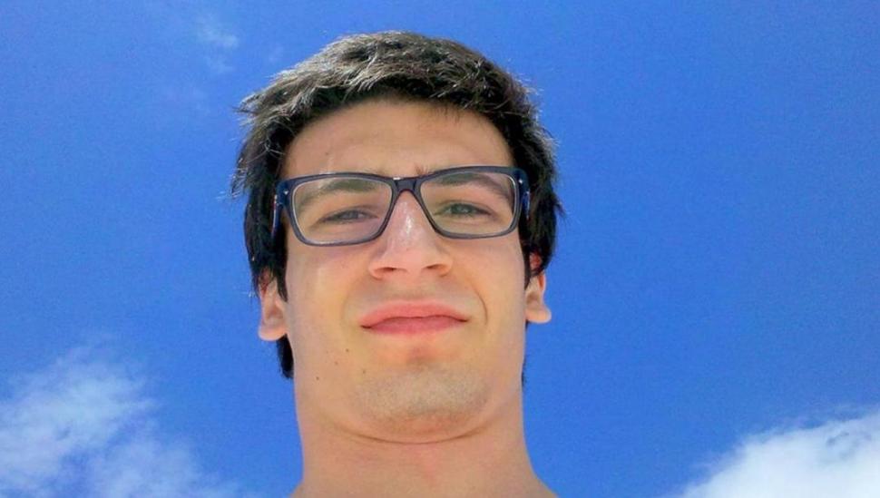 RECLAMO. Los motociclistas se dirigieron desde la plaza Urquiza hasta la Independencia. Hubo bocinazos y cacerolazo. 