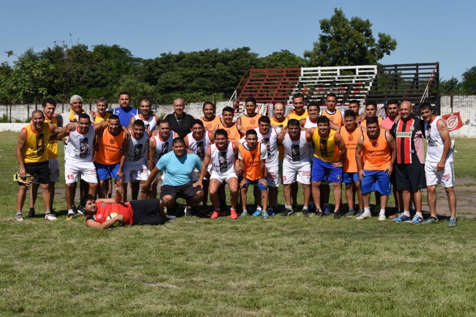 ¡QUÉ POSTAL!. Los jugadores posan momentos antes de inicio del partido.  la gaceta / foto de jose nuno 