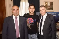 El oficialismo extiende los lazos con el mundo futbolero: distinguieron a Palacios