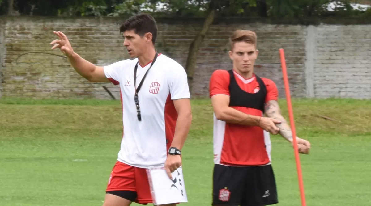 TODOS JUNTOS. Emiliano Purita, aquí junto al ayudante de campo Claudio Graf.