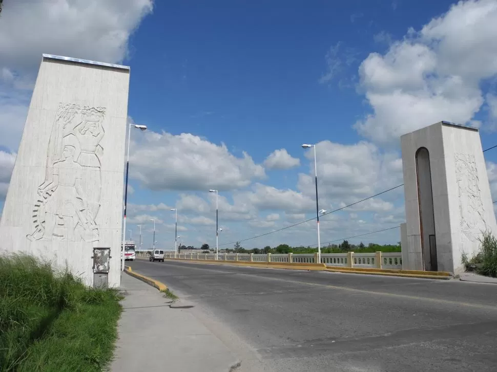 El hecho ocurrió en un área de descenso, entre la avenida Circunvalación y el inicio del puente Lucas Córdoba.  