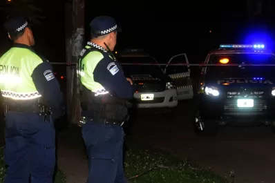 Trancas: un hombre roció vehículos con gasoil y amenazó quemarlos