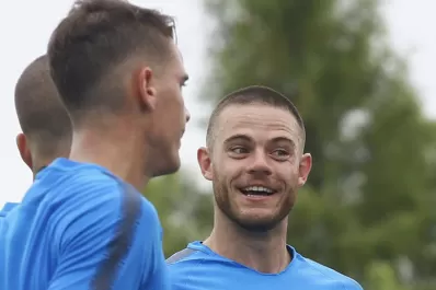 Angelici: Nández se quiere ir, pero el club no aceptó la forma de pago del Cagliari