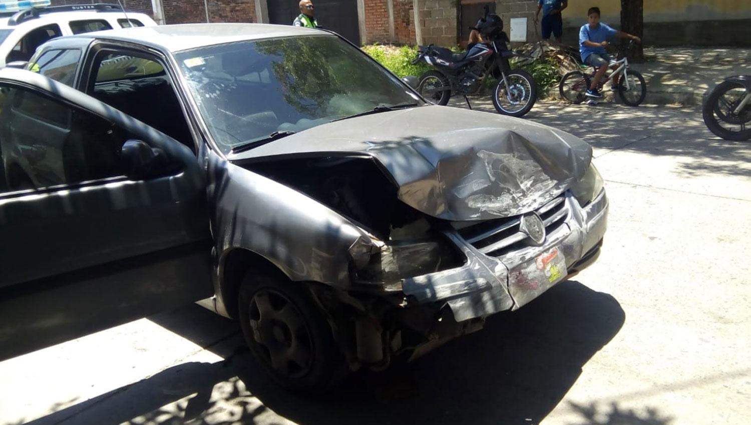 En este auto se movilizaban los delincuentes.