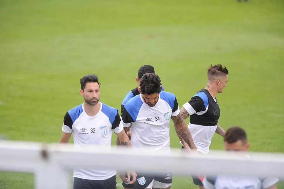 EL LÍDER. Cristian Lucchetti continúa siendo la voz de mando del plantel, dentro y fuera de la cancha. El liderazgo del capitán es vital para fortalecer al grupo y para que los chicos de la cantera se abran espacio. la gaceta / foto de hector peralta 