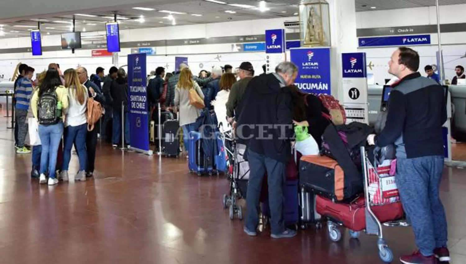 Por primera vez en dos décadas, hubo más vuelos de cabotaje que al exterior