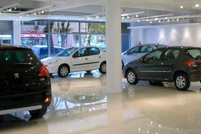 Las ventas de autos cayeron un 50% respecto a enero del año pasado