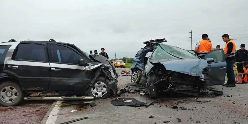 DESTROZADOS. Así quedaron los vehículos. Fotos gentileza Rodrigo Dorado (Diario Panorama)