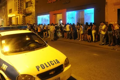 Las atacaron para robarles el celular a la salida del boliche