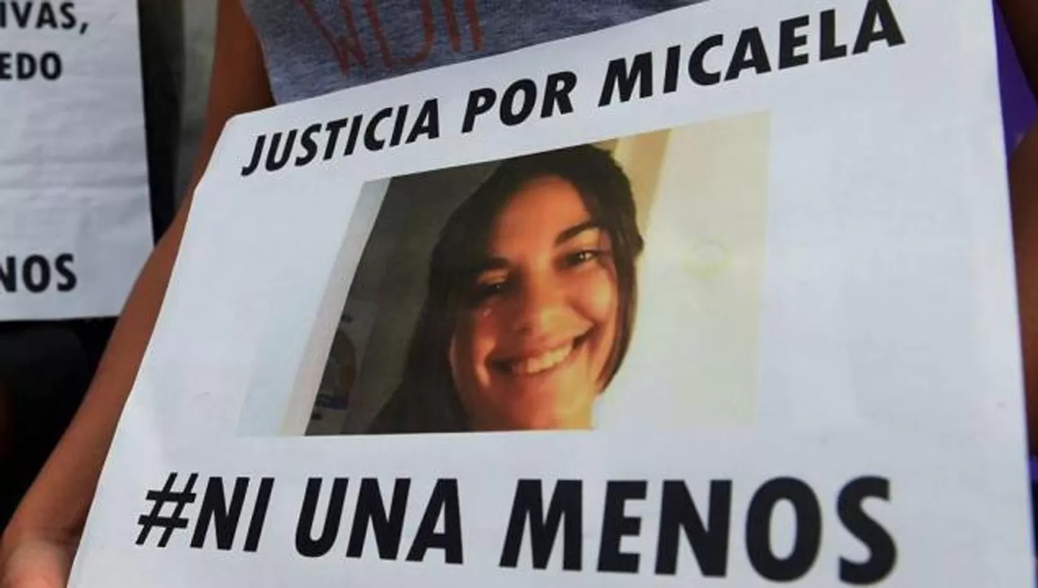 NI UNA MENOS. La ley Micaela suma adherentes.