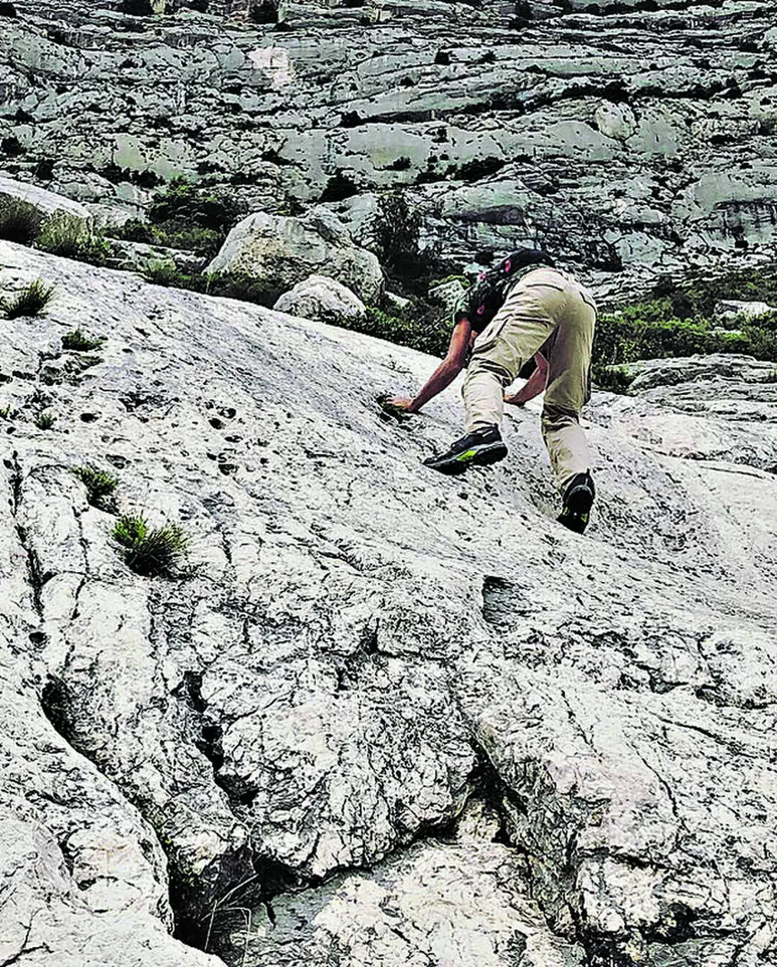 INTENSO. Djokovic escaló en Francia (arriba) junto a su esposa (abajo) y la experiencia lo marcó. twitter @jelenadjokovic 