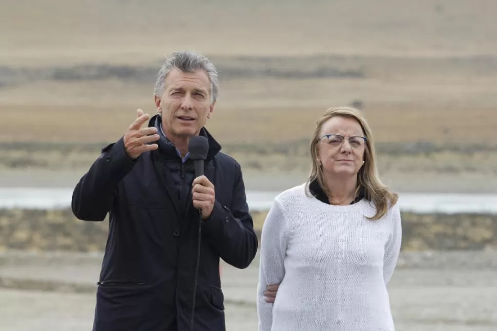 JUNTOS POR PRIMERA VEZ. Macri se mostró afable con la gobernadora. télam