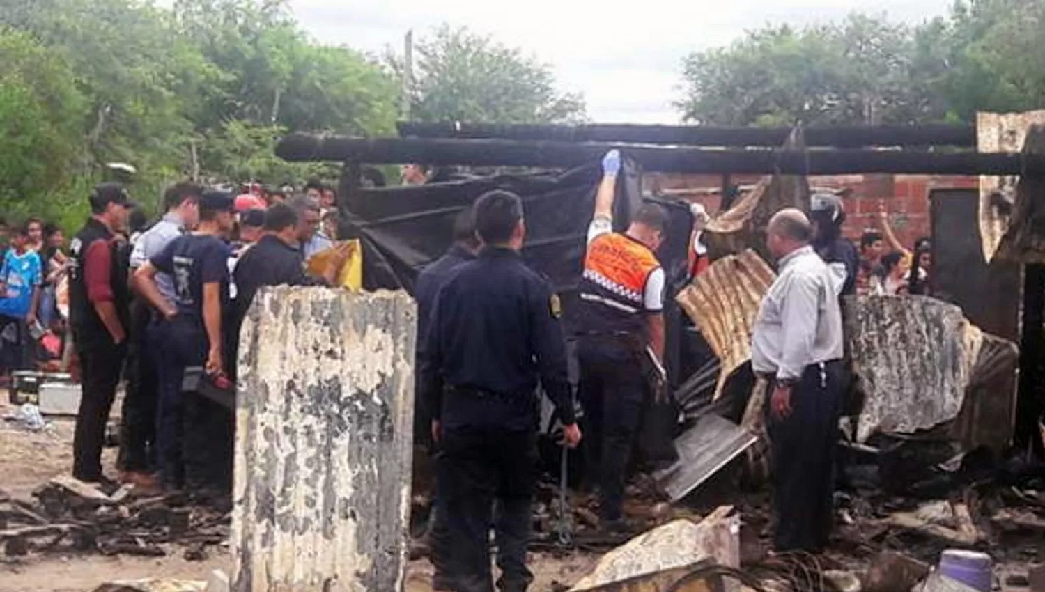 INCENDIO EN LA BANDA. Las víctimas tenían 21 meses y cuatro años.