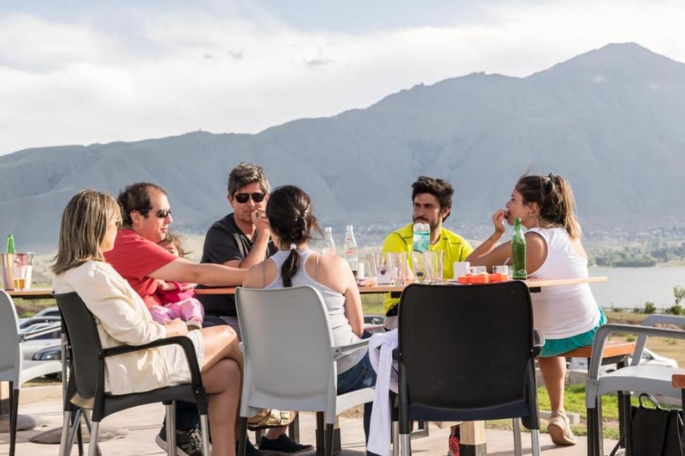 Tafí del Valle: en Flor de Sauco se aplauden los atardeceres