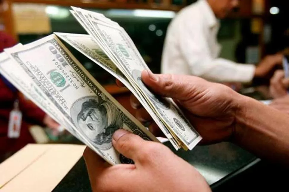 Dólar a $38,46, con una compra del Central