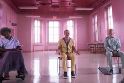 Glass: entrecruce de personajes misteriosos