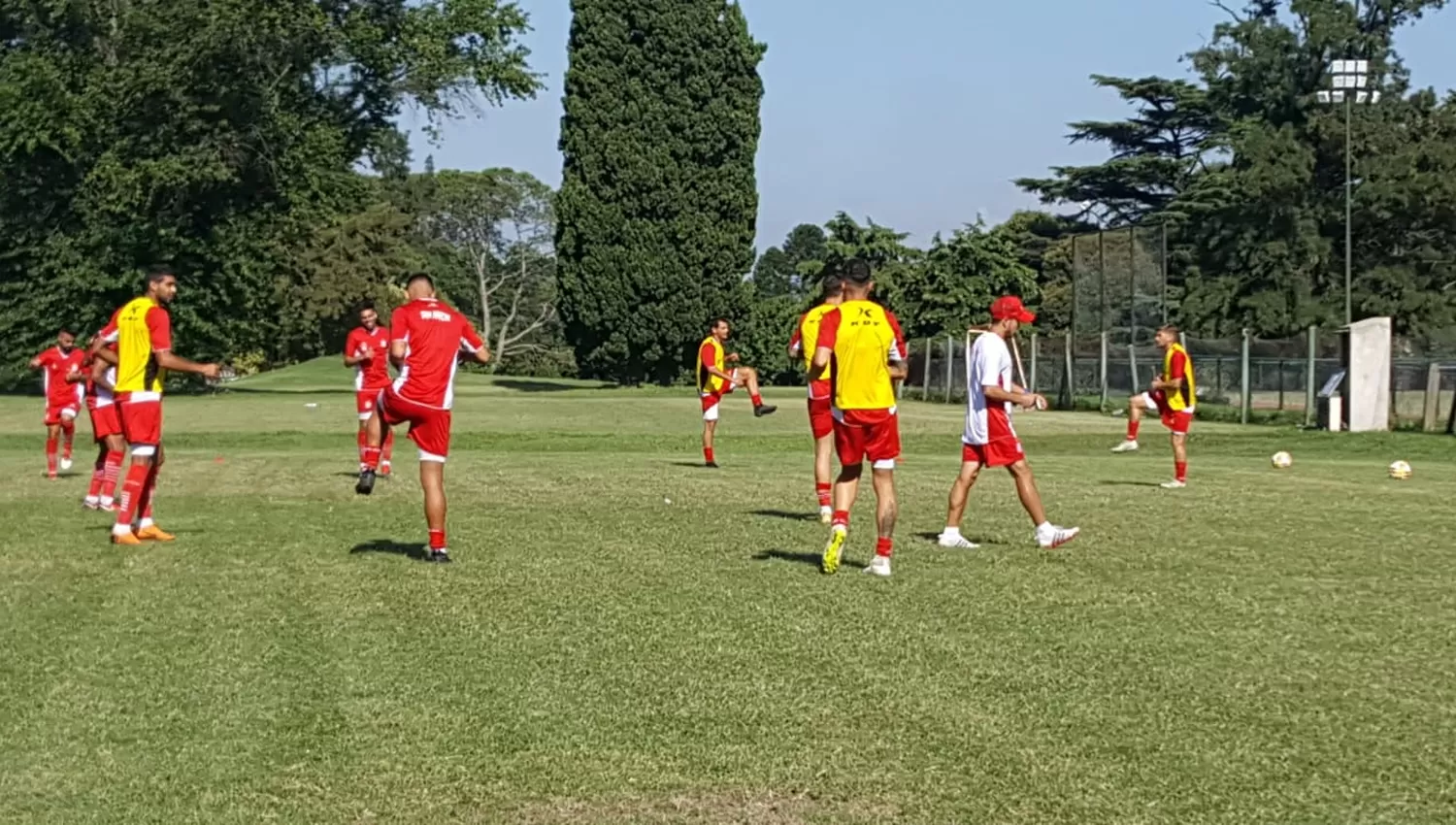 EN SANTO EN BUENOS AIRES. El plantel juega el último partido de la pretemporada