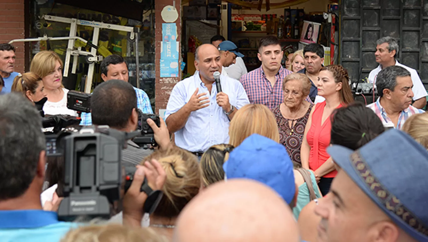 Manzur encabezó una visita oficial en Lastenia. PRENSA DE GOBIERNO