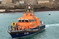 Reanudan la búsqueda de la aeronave que llevaba al futbolista Emiliano Sala