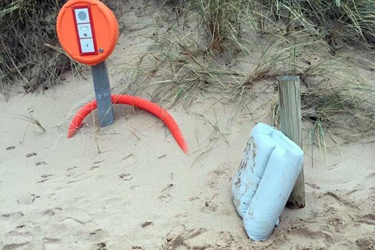 Asiento encontrado en la costa francesa supuestamente del avión perdido donde viajaba Emiliano Sala.