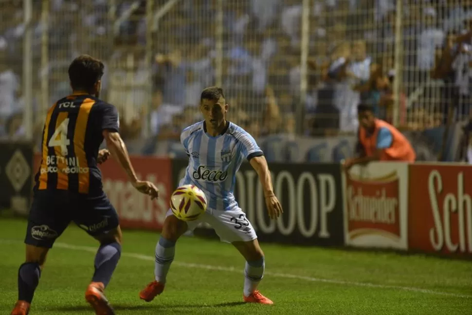 BIEN POR ÉL. Risso Patrón volvió a los primeros planos en Atlético. El lateral fue titular ante Gimnasia y cumplió. la gaceta / foto de diego araoz 