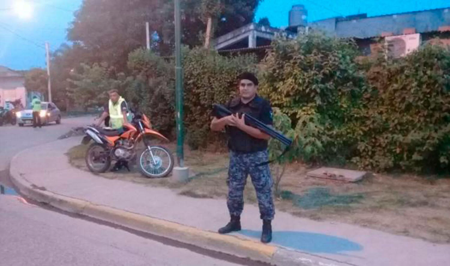 USO DE ARMAS DE FUEGO. Los Guardias de Yerba Buena fueron los primeros en utilizarlas