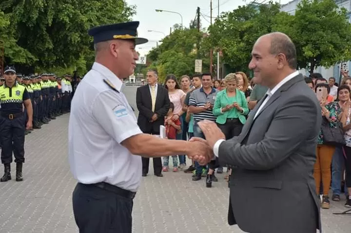 JUNTOS. Pineda y Manzur, en el acto de la Policía. 