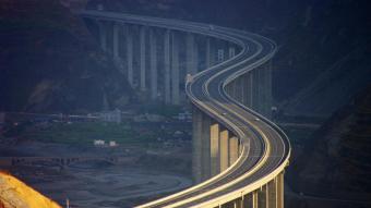 La espectacular autopista de China que se compara a Tucumán