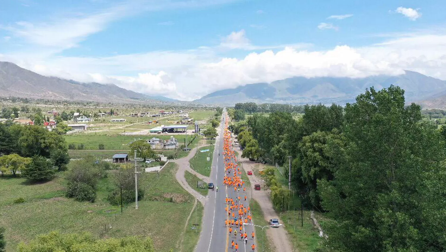 Los valles pintados de naranja por una buena causa: el deporte y la solidaridad confluyeron