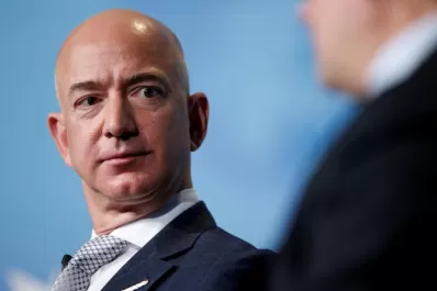 Una denuncia del CEO de Amazon salpica a Trump
