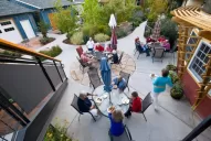 Cohousing: envejecer entre amigos, una tendencia saludable que se impone 