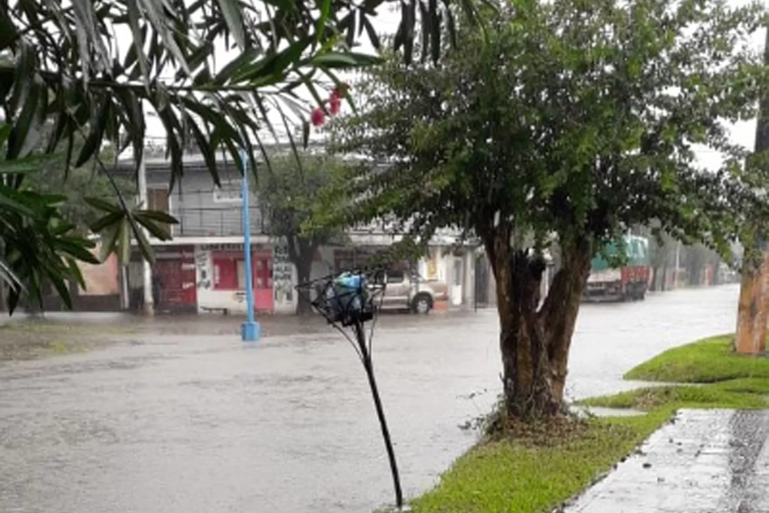 CAÍDA DE GRANIZO. Así se encuentran algunas de las calles de Bella Vista.