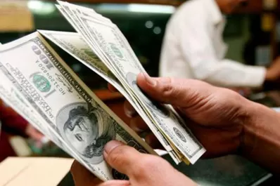 El dólar subió 70 centavos y llegó a $ 39,40 en el Banco Nación